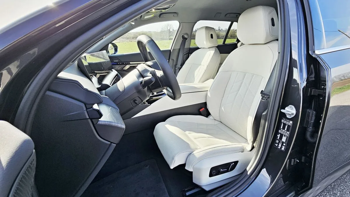 test-bmw-540d-xdrive-touring-2025-22