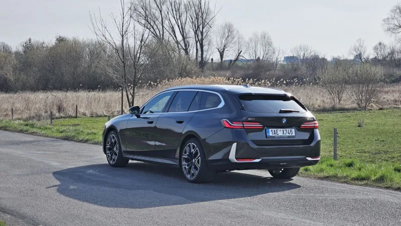 test-bmw-540d-xdrive-touring-2025-5