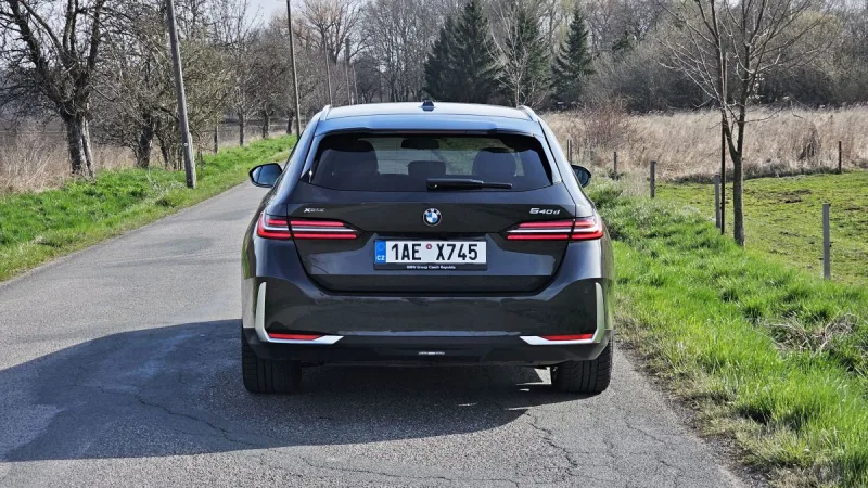 test-bmw-540d-xdrive-touring-2025-6