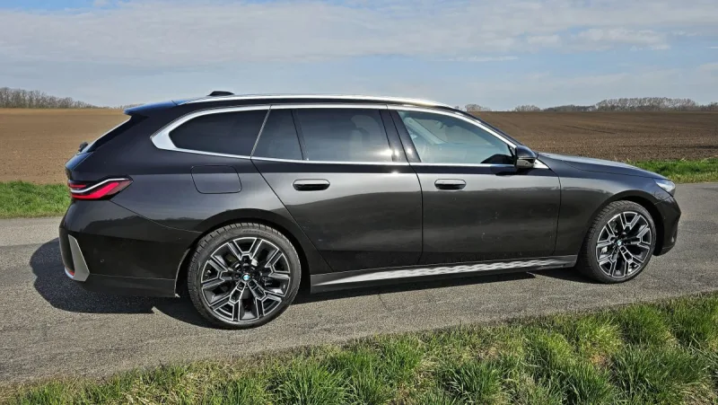 test-bmw-540d-xdrive-touring-2025-8