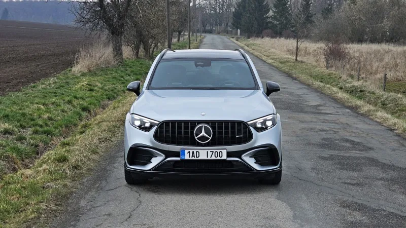 test-mercedes-amg-glc-63-s-e-performance-2025-foto-pavel-srp