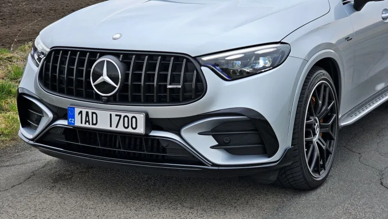 test-mercedes-amg-glc-63-s-e-performance-2025-foto-pavel-srp-10
