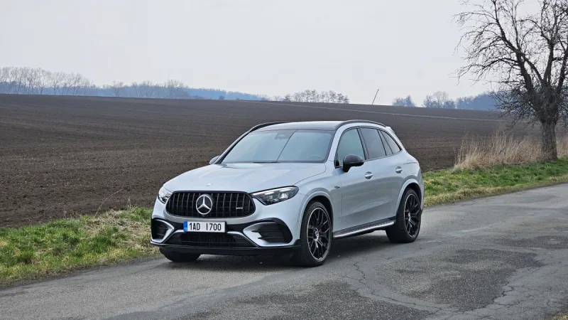 test-mercedes-amg-glc-63-s-e-performance-2025-foto-pavel-srp-2