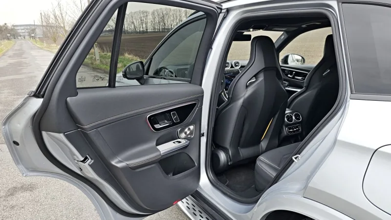 test-mercedes-amg-glc-63-s-e-performance-2025-foto-pavel-srp-30
