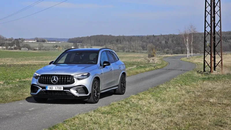 test-mercedes-amg-glc-63-s-e-performance-2025-foto-pavel-srp-41