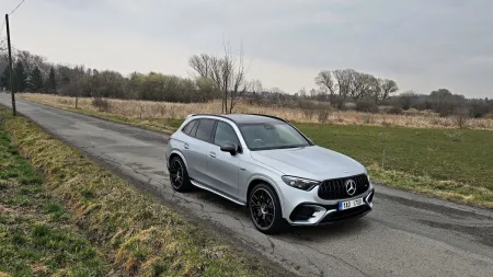test-mercedes-amg-glc-63-s-e-performance-2025-foto-pavel-srp-9
