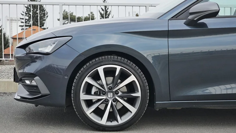 test-seat-leon-sportstourer-15-etsi-dsg-vamos-fr-2025-10