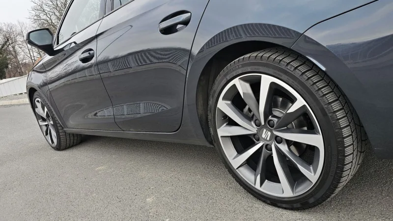 test-seat-leon-sportstourer-15-etsi-dsg-vamos-fr-2025-11