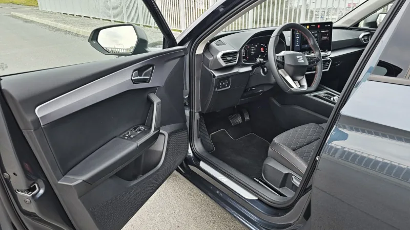 test-seat-leon-sportstourer-15-etsi-dsg-vamos-fr-2025-13