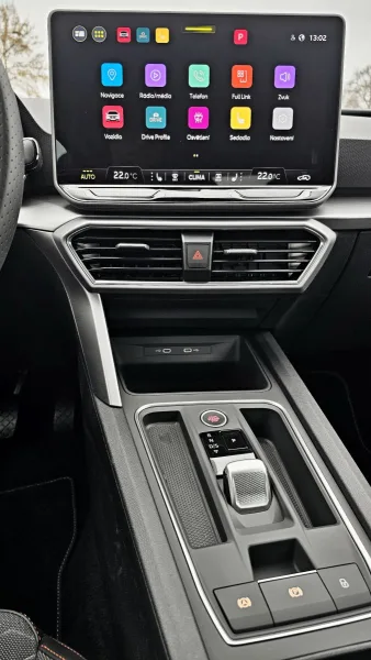 test-seat-leon-sportstourer-15-etsi-dsg-vamos-fr-2025-17