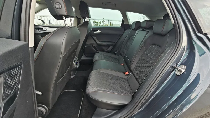 test-seat-leon-sportstourer-15-etsi-dsg-vamos-fr-2025-21