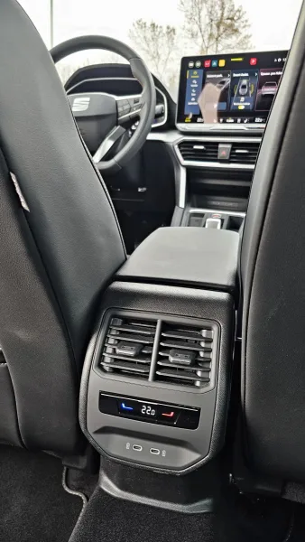 test-seat-leon-sportstourer-15-etsi-dsg-vamos-fr-2025-22