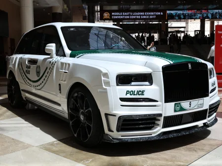 roll-sroyce-cullinan-dubajska-policie