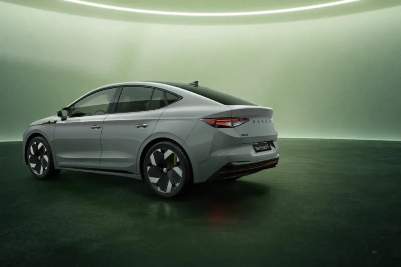 2025-skoda_enyaq_rs-a-skoda_enyaq_coupe_rs-facelift-studio-4