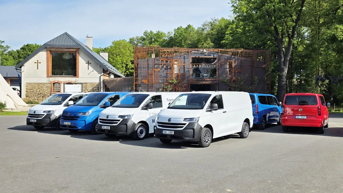 2025-volkswagen-t7-transporter-a-caravelle-1