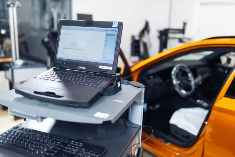 Vaše auto o vás ví víc, než si myslíte. Od září k tomu máte mít přístup zdarma i vy