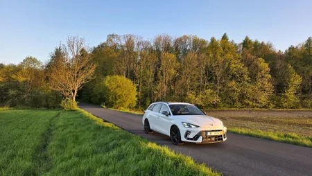 test-cupra-leon-sportstourer-vz-333-2025-26