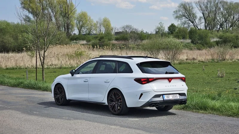 test-cupra-leon-sportstourer-vz-333-2025-5