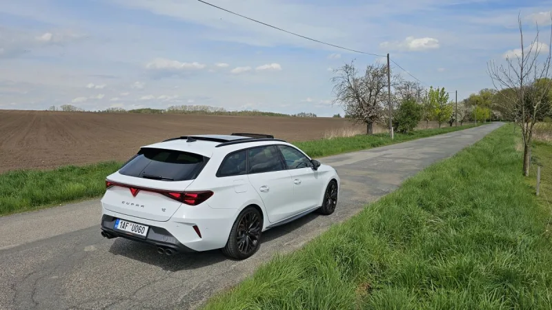 test-cupra-leon-sportstourer-vz-333-2025-8