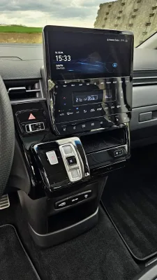 test-hyundai-staria-hybrid-16-t-gdi-hev-luxury-2025-16