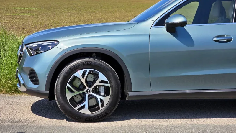 test-mercedes-benz-glc-200-d-4matic-2025-12