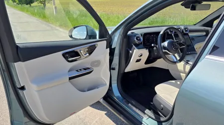 test-mercedes-benz-glc-200-d-4matic-2025-14