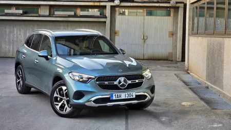 test-mercedes-benz-glc-200-d-4matic-2025-29