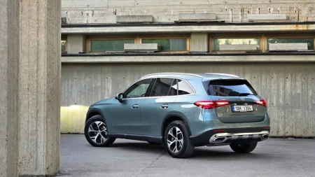 test-mercedes-benz-glc-200-d-4matic-2025-30