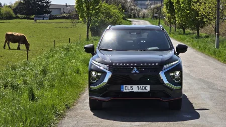 test-mitsubishi-eclipse-cross-phev-black-edition-2025