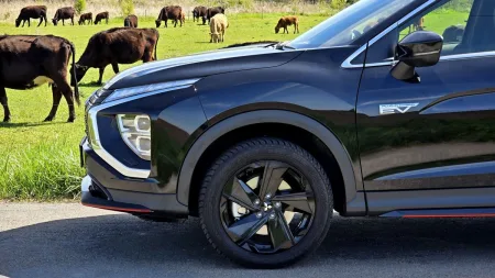 test-mitsubishi-eclipse-cross-phev-black-edition-2025-10