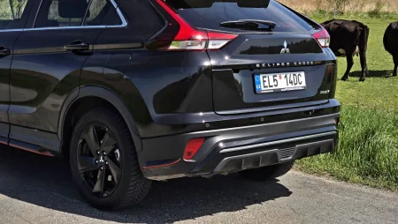 test-mitsubishi-eclipse-cross-phev-black-edition-2025-11