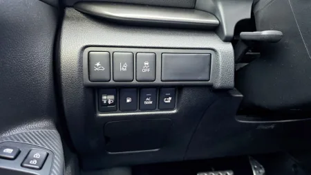 test-mitsubishi-eclipse-cross-phev-black-edition-2025-14