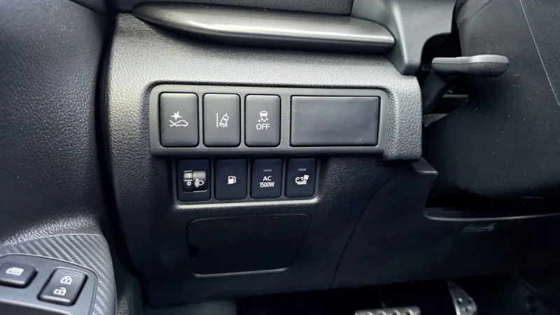 test-mitsubishi-eclipse-cross-phev-black-edition-2025-14
