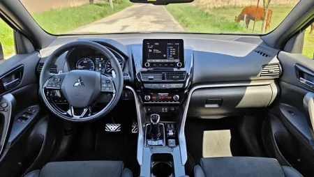 test-mitsubishi-eclipse-cross-phev-black-edition-2025-15