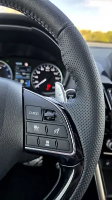 test-mitsubishi-eclipse-cross-phev-black-edition-2025-17