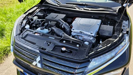 test-mitsubishi-eclipse-cross-phev-black-edition-2025-26