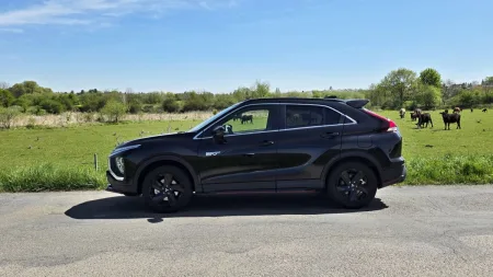 test-mitsubishi-eclipse-cross-phev-black-edition-2025-3