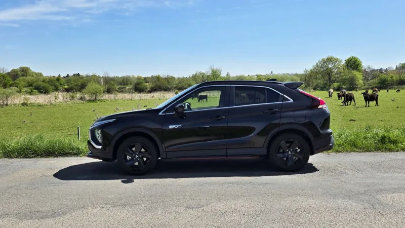 test-mitsubishi-eclipse-cross-phev-black-edition-2025-3