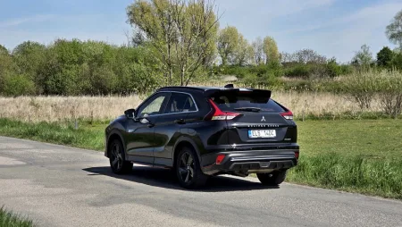 test-mitsubishi-eclipse-cross-phev-black-edition-2025-4