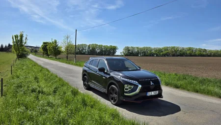 test-mitsubishi-eclipse-cross-phev-black-edition-2025-7