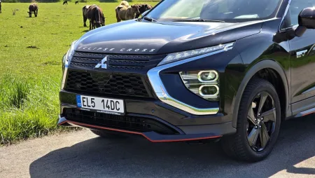 test-mitsubishi-eclipse-cross-phev-black-edition-2025-9