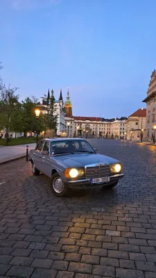 test-ojetiny-mercedes-benz-230-e-w123-1982-36