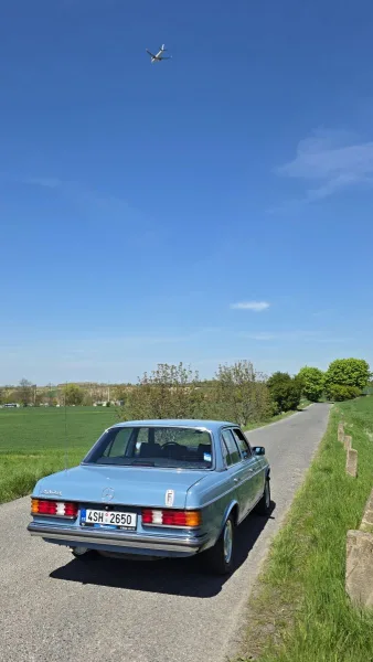 test-ojetiny-mercedes-benz-230-e-w123-1982-5