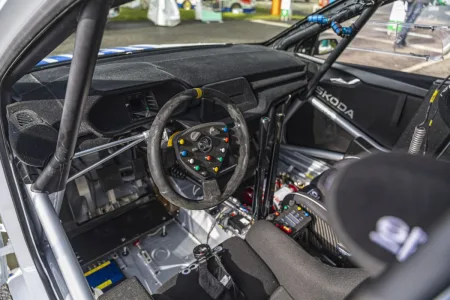 skoda_motorsport-skoda_fabia_rs_rally2-a-skoda_130_rs-5
