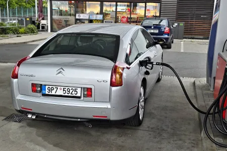 tankovani-citroen_c6-nafta