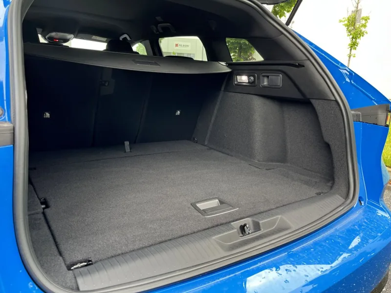 test-opel-astra-st-hybrid-1-2-turbo-edct6-2025-14