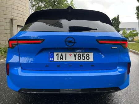 test-opel-astra-st-hybrid-1-2-turbo-edct6-2025-17