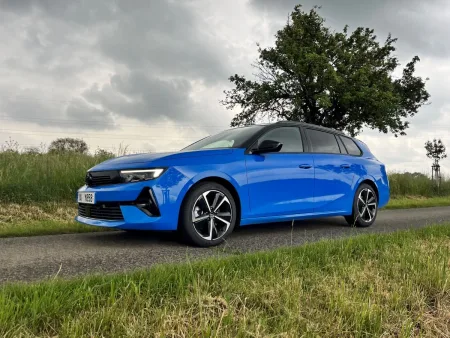 test-opel-astra-st-hybrid-1-2-turbo-edct6-2025-3