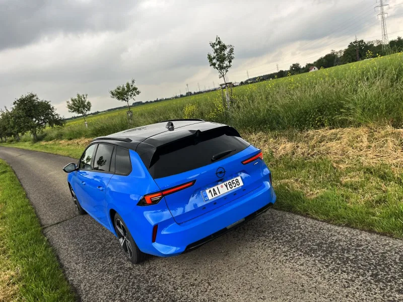 test-opel-astra-st-hybrid-1-2-turbo-edct6-2025-4