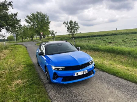 test-opel-astra-st-hybrid-1-2-turbo-edct6-2025-8